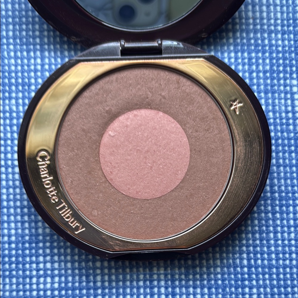 Charlotte Tilbury Cheek to Chic Blush - The Climax